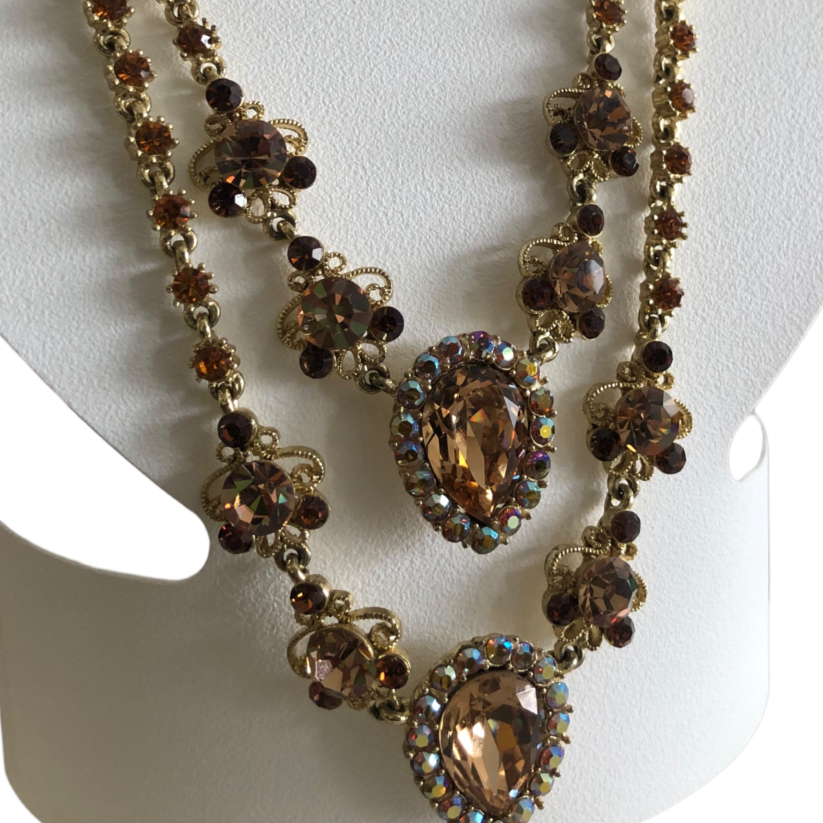 Collar Con Aretes Tonos Dorados Cristal Checo