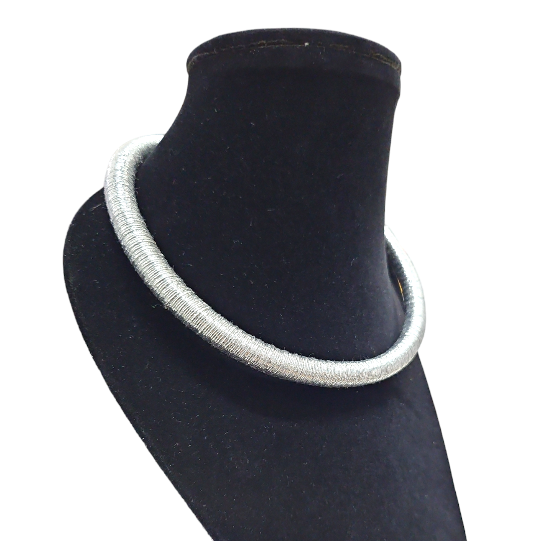 LOB collar plata gusano