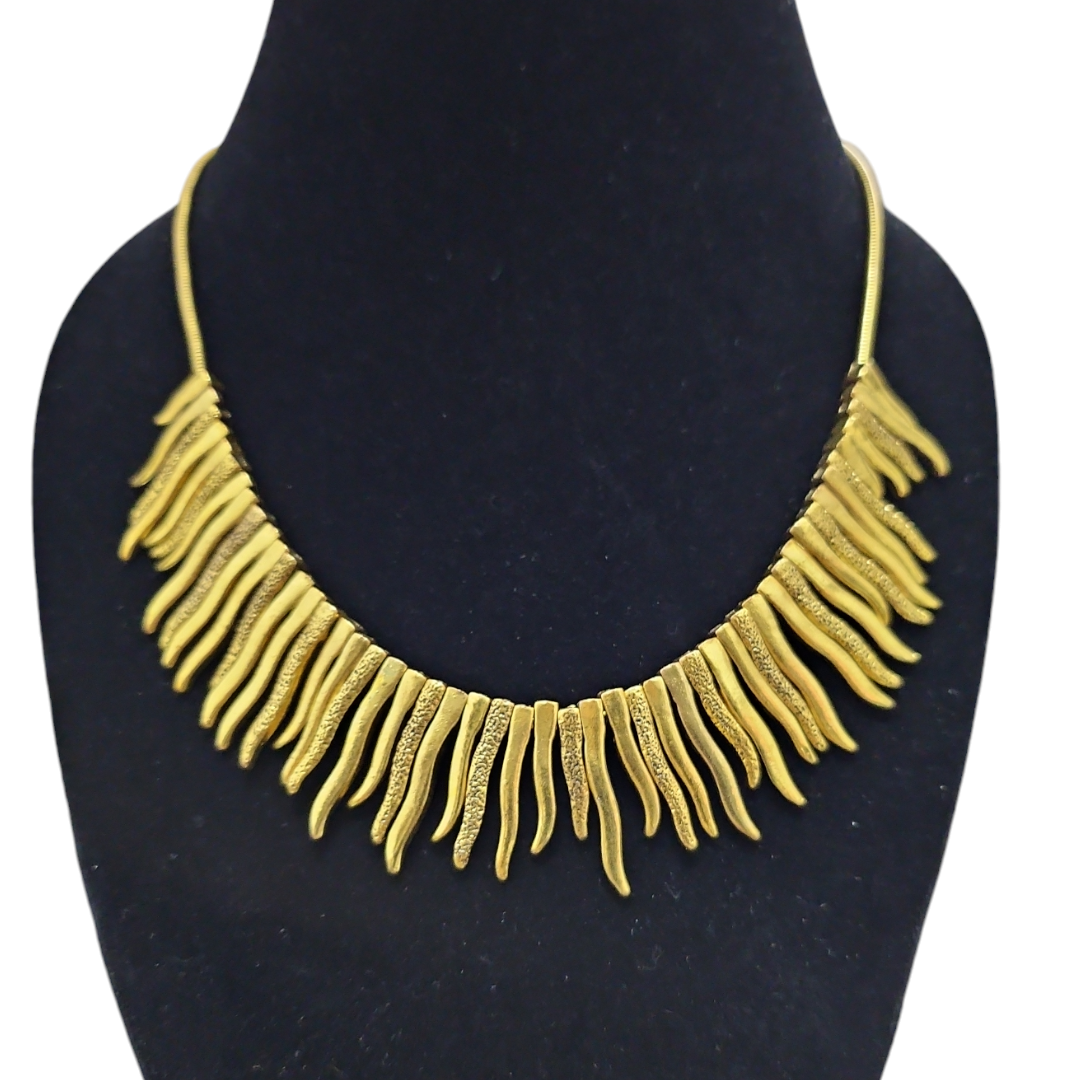 Collar ciernitos dorado metal