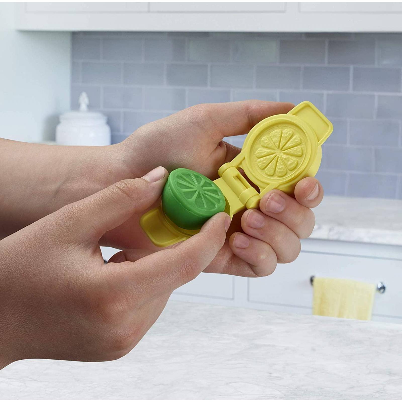 Play Doh Kitchen Creations - Exprimidor Creaciones Frutales Hasbro