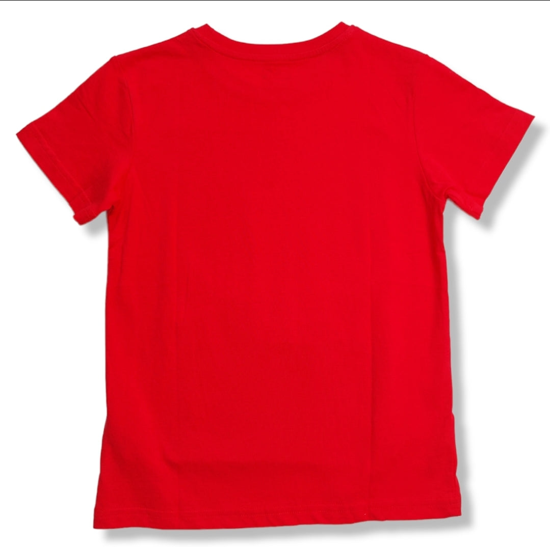 Playera roja con texto estampado "PLUGGED INN ROCKFEST" para niño LOSAN