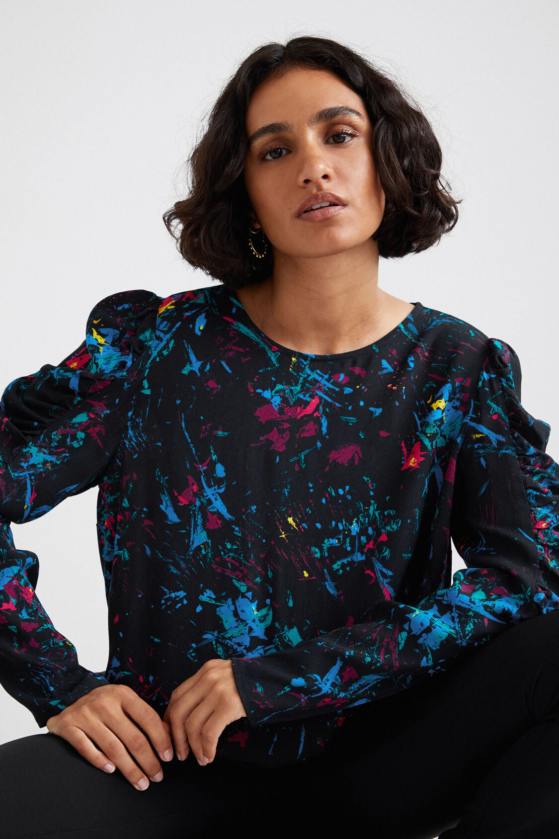 Blusa mangas abullonadas DESIGUAL