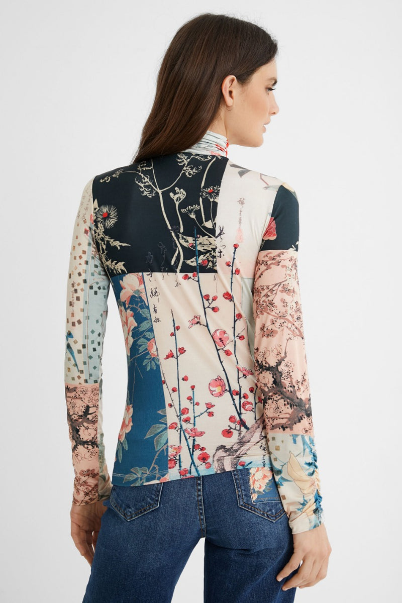 Camiseta slim patch digital DESIGUAL