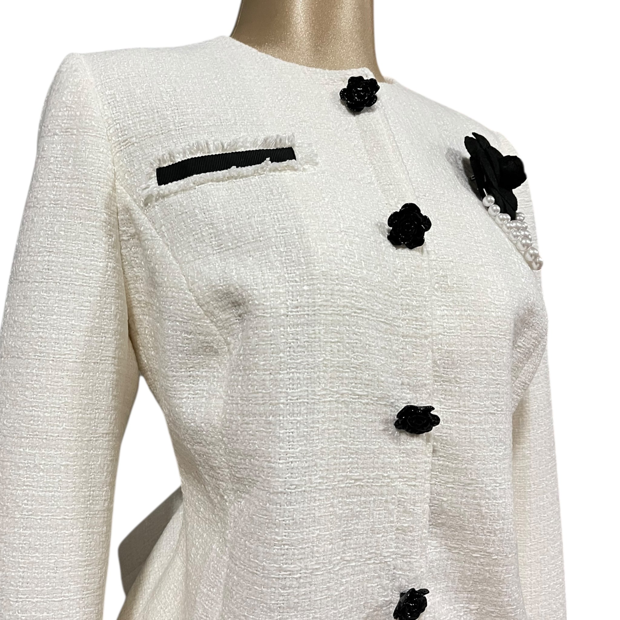 Conjunto Color Hueso Saco y Falda MUSSI