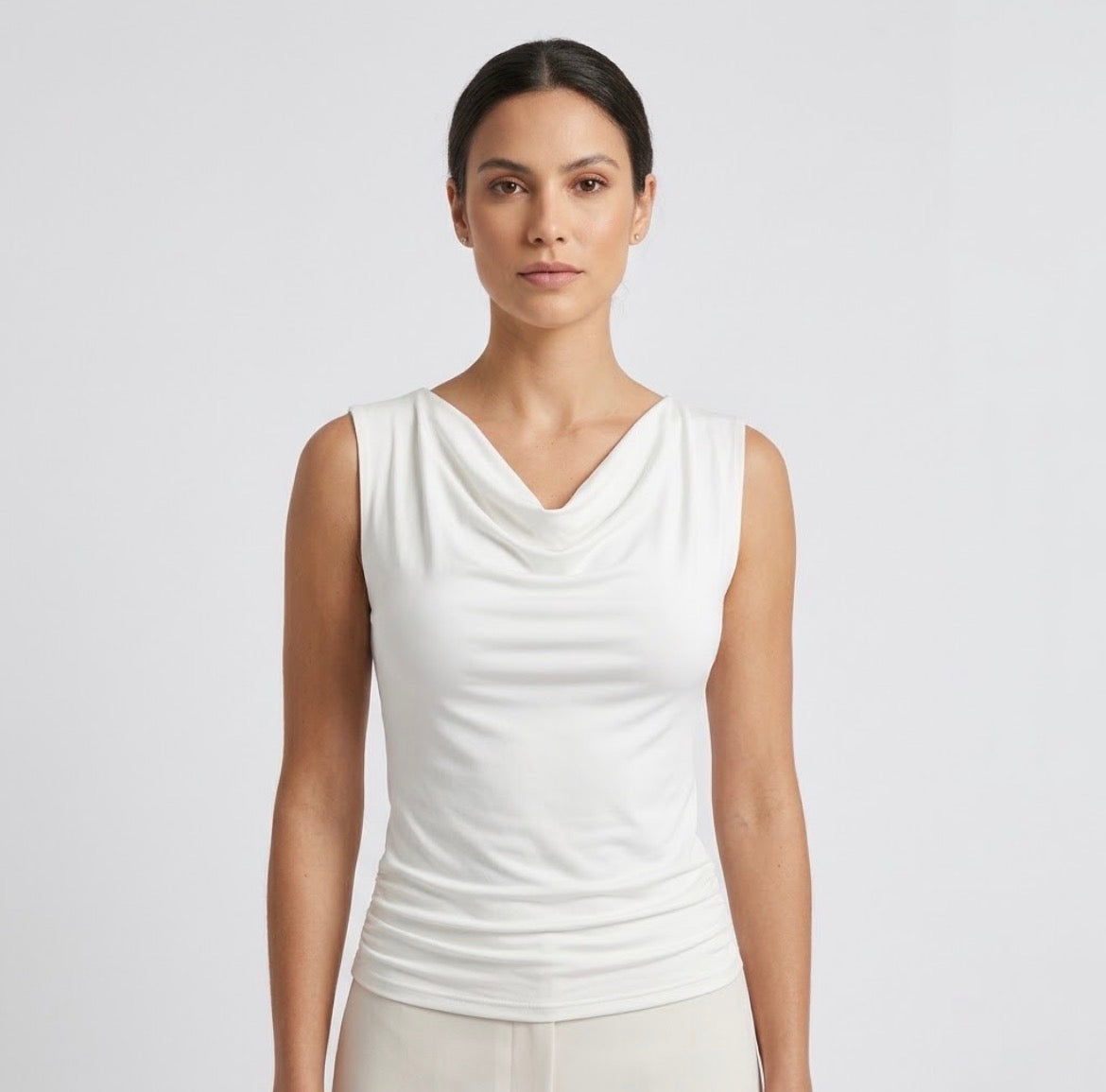 Blusa Ivory Con Escote Posterior Drapeado LC