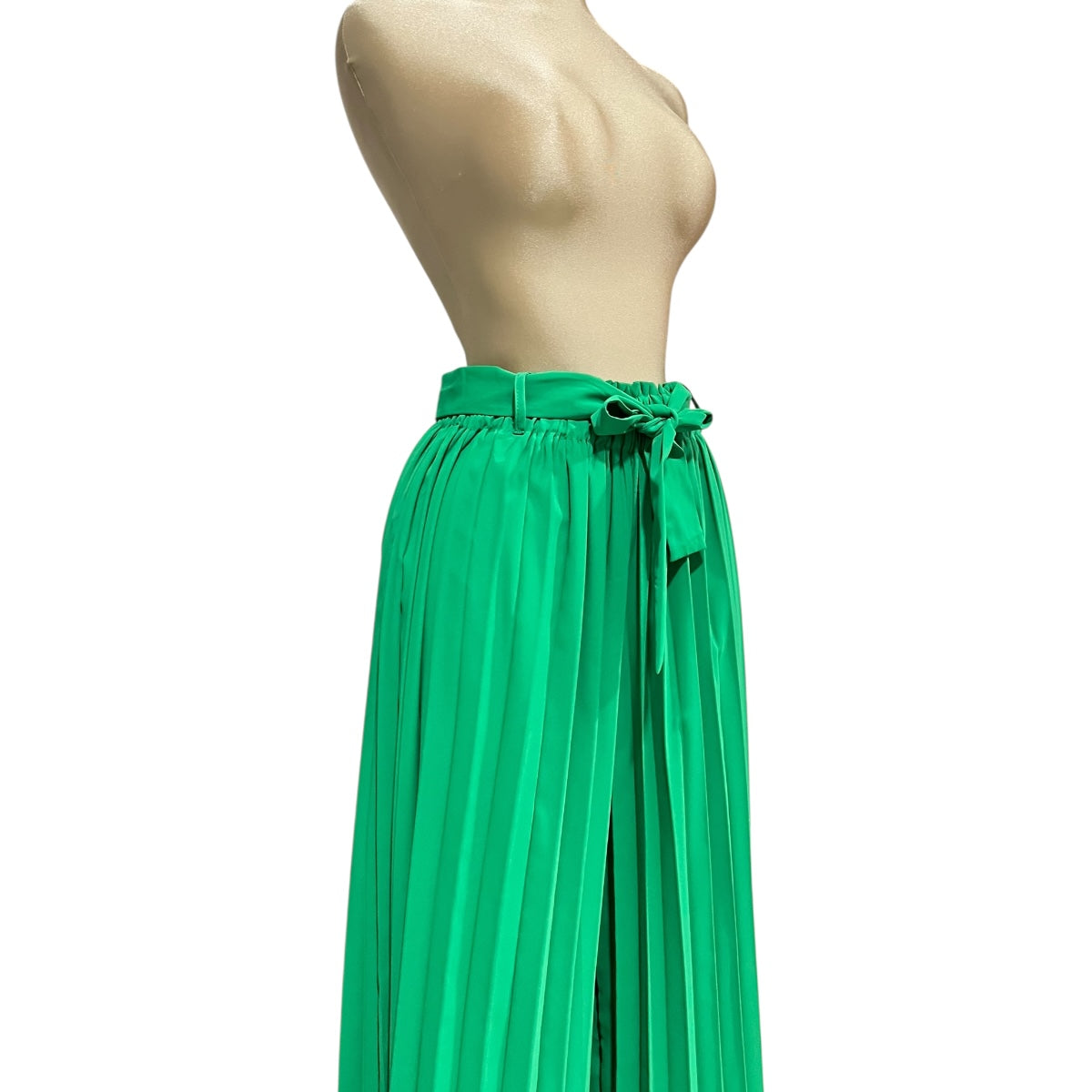 Pantalón Plisado Con Cinturón Color Verde Para Dama OM