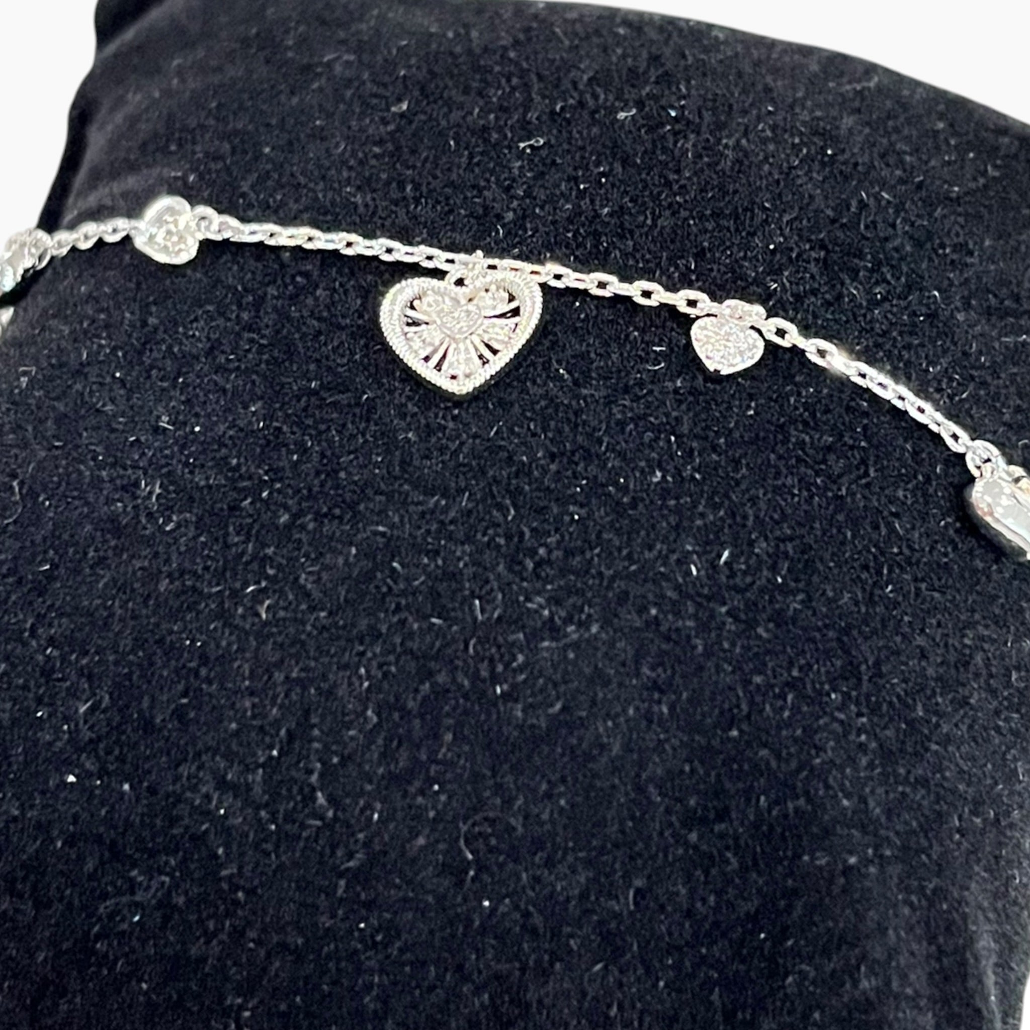 Pulsera Dorada Con Dijes Colgantes De Corazón Rodio Con Zirconias