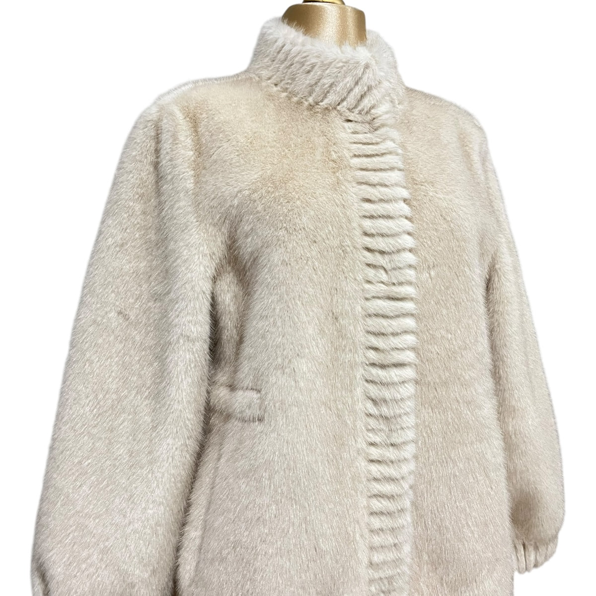 Abrigo Beige Peluche Para Dama MUSSI