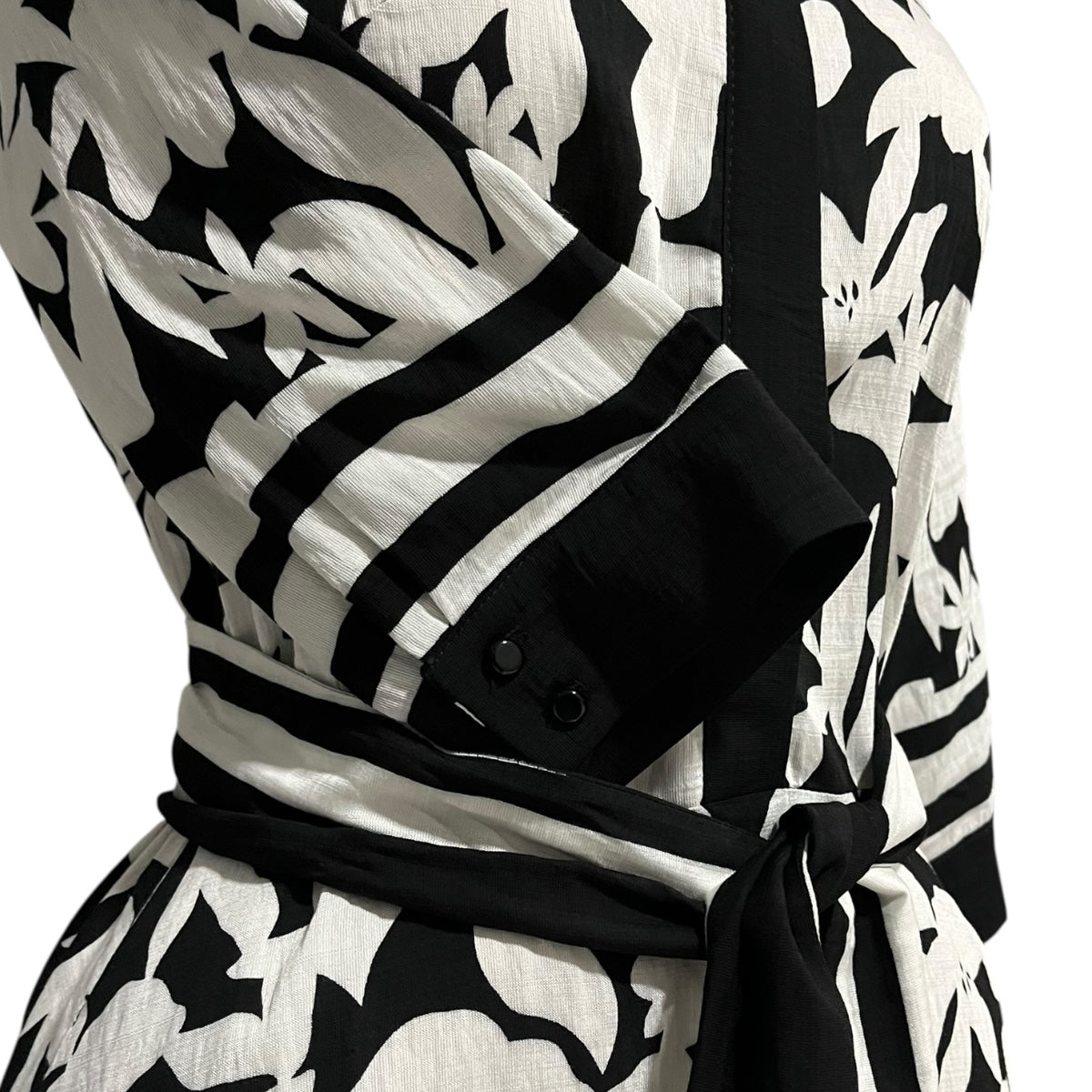 Vestido Estampado Negro/Hueso Con Cinturón