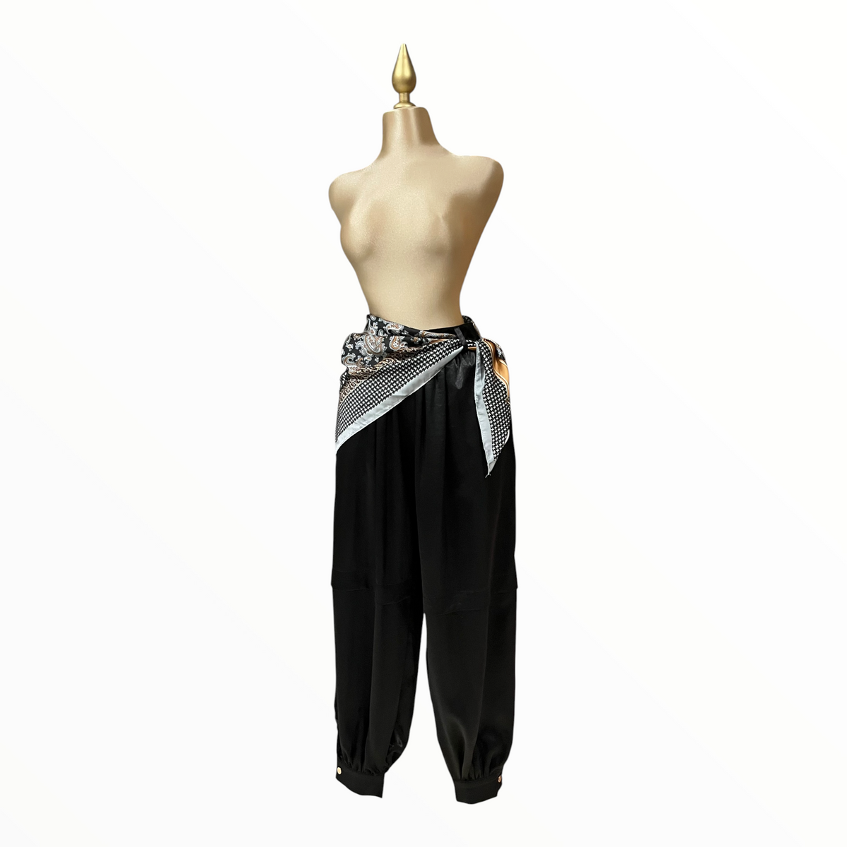 Pantalón Negro Con Pashmina Estampado LC