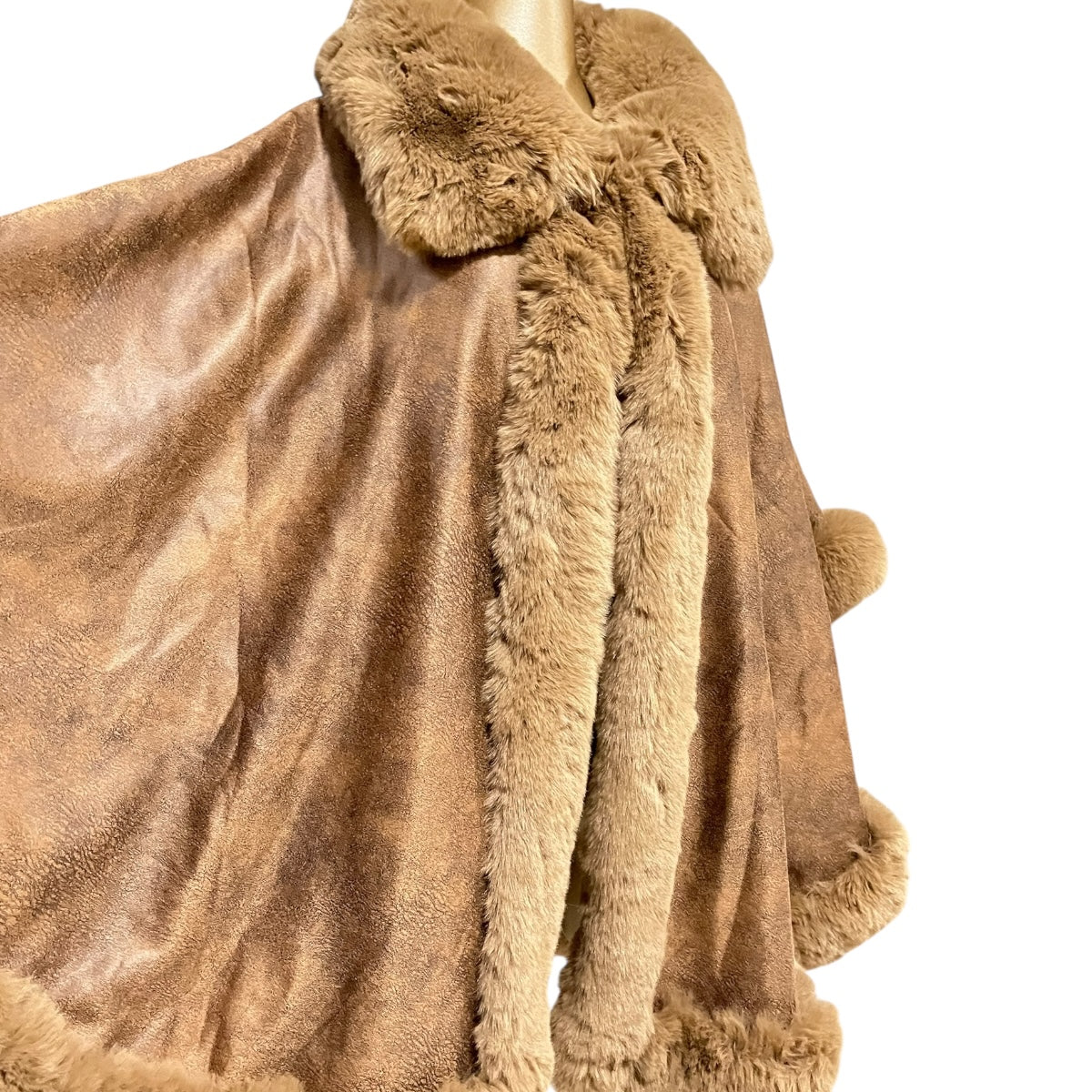 Capa Camello Peluche Para Dama MUSSI