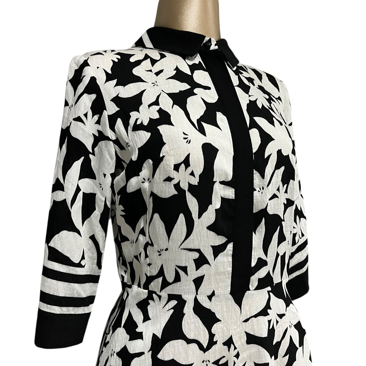 Vestido Estampado Negro/Hueso Con Cinturón