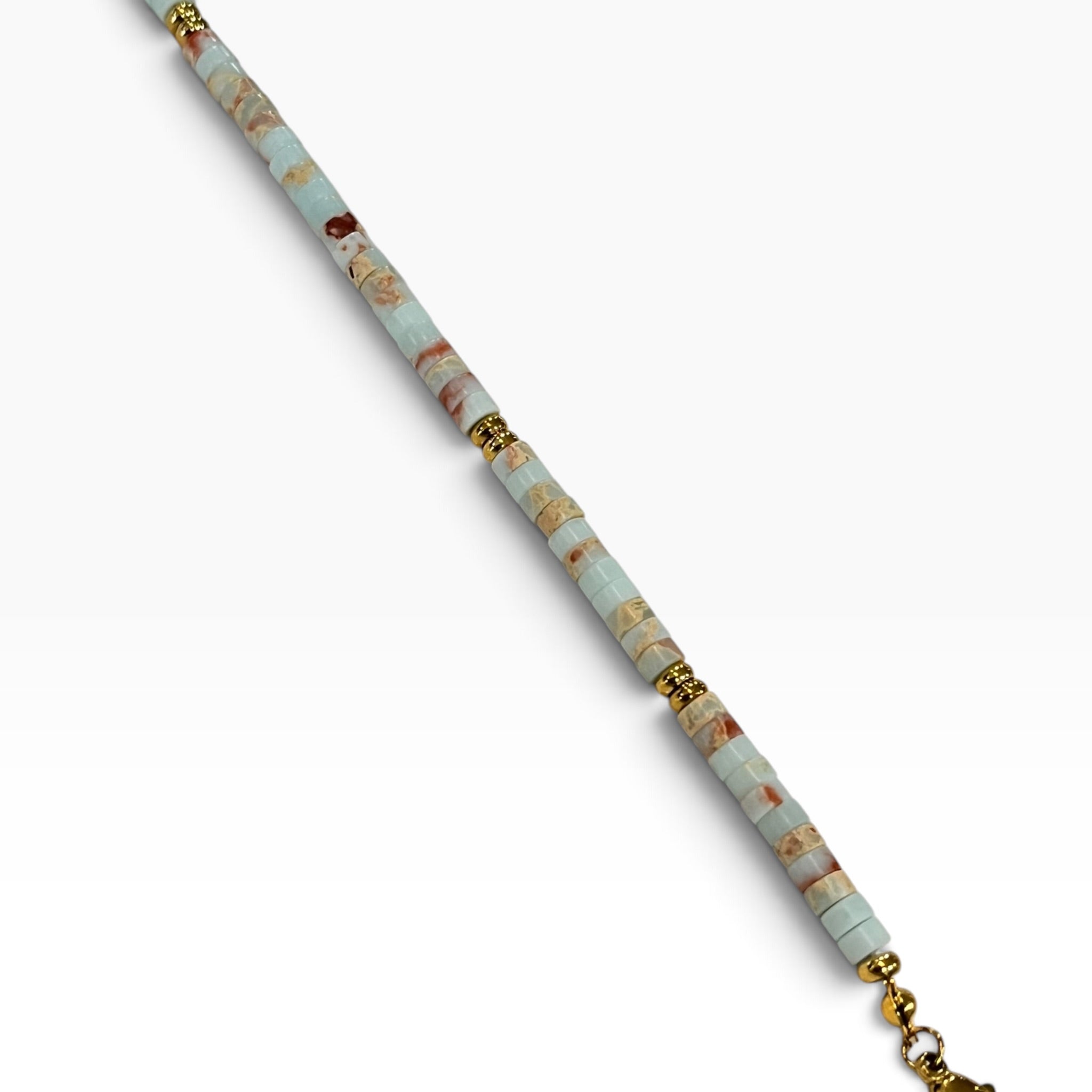 Pulsera En Tonos Menta Con Acentos Dorados