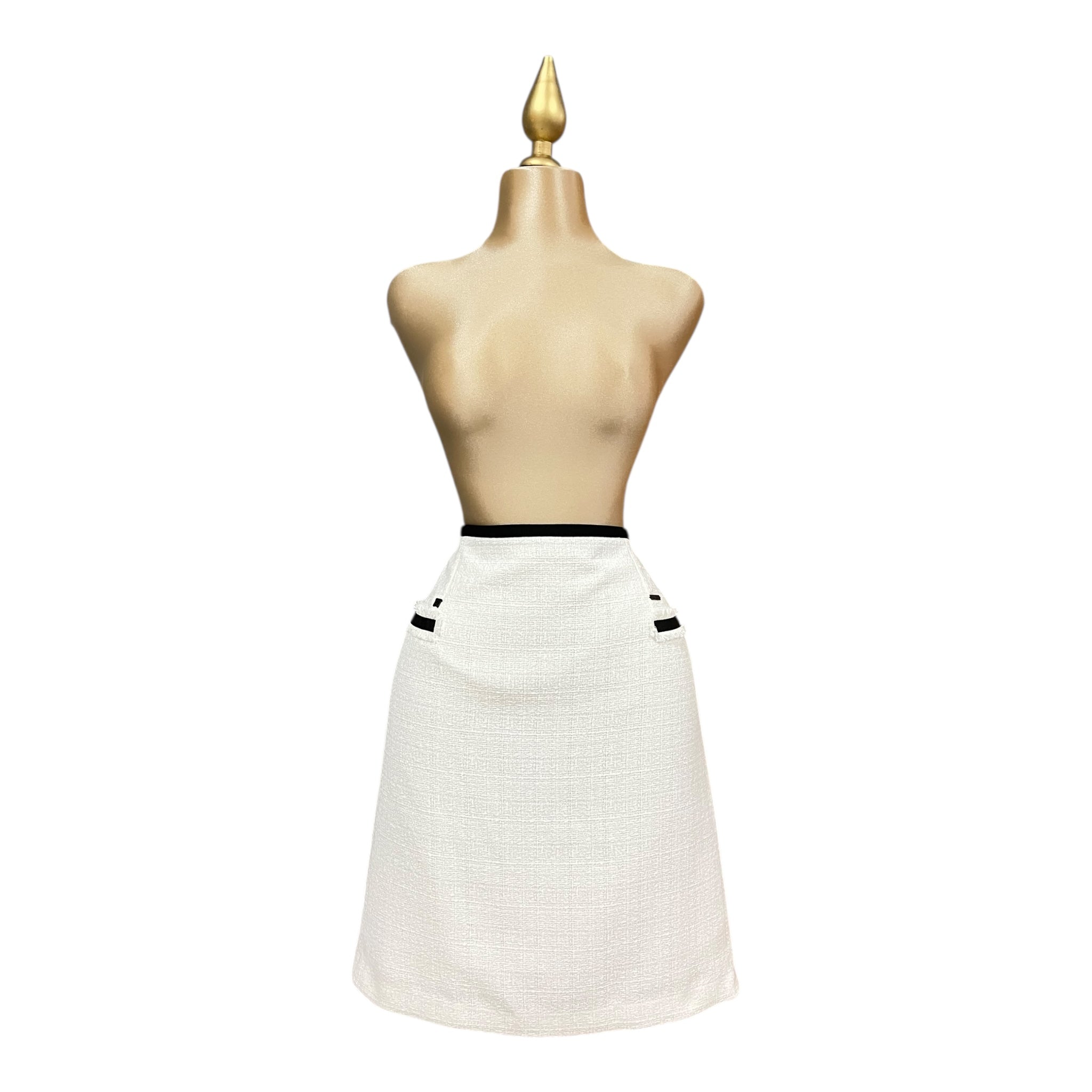 Conjunto Color Hueso Saco y Falda MUSSI