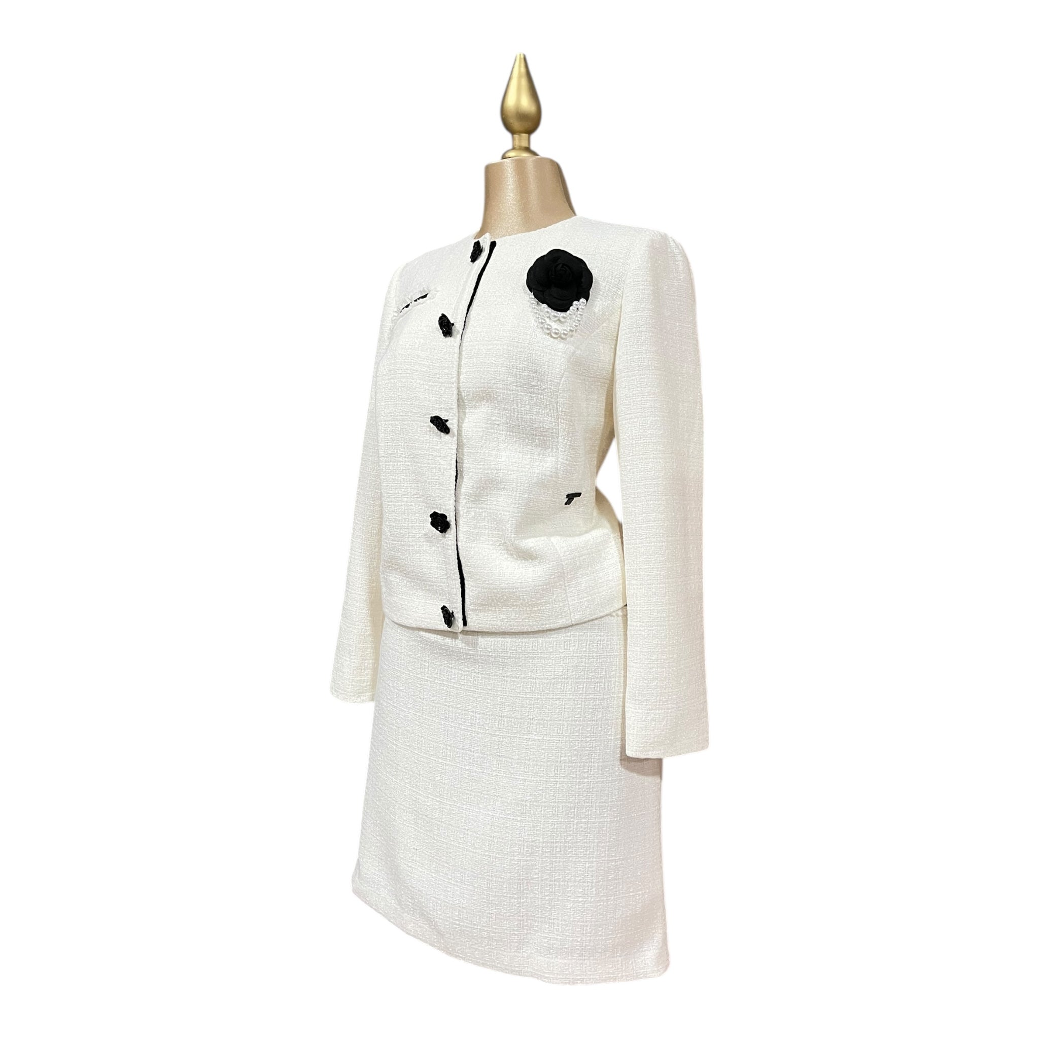 Conjunto Color Hueso Saco y Falda MUSSI