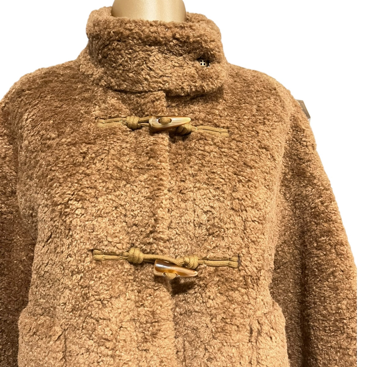 Abrigo Camello Con Bolsa Para Dama Mussi