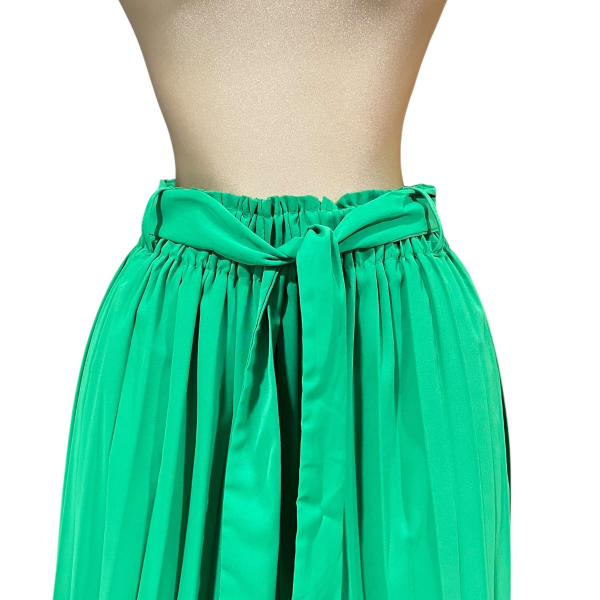 Pantalón Plisado Con Cinturón Color Verde Para Dama OM