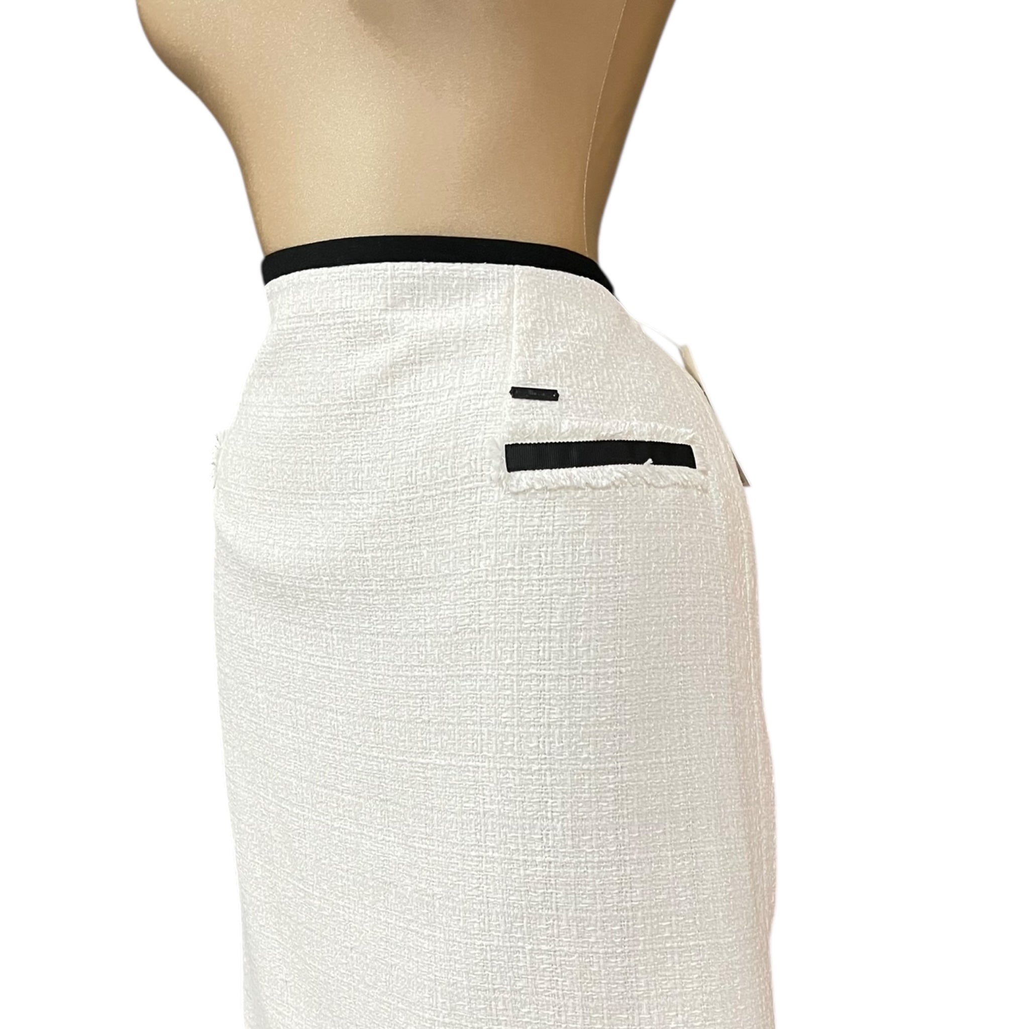 Conjunto Color Hueso Saco y Falda MUSSI