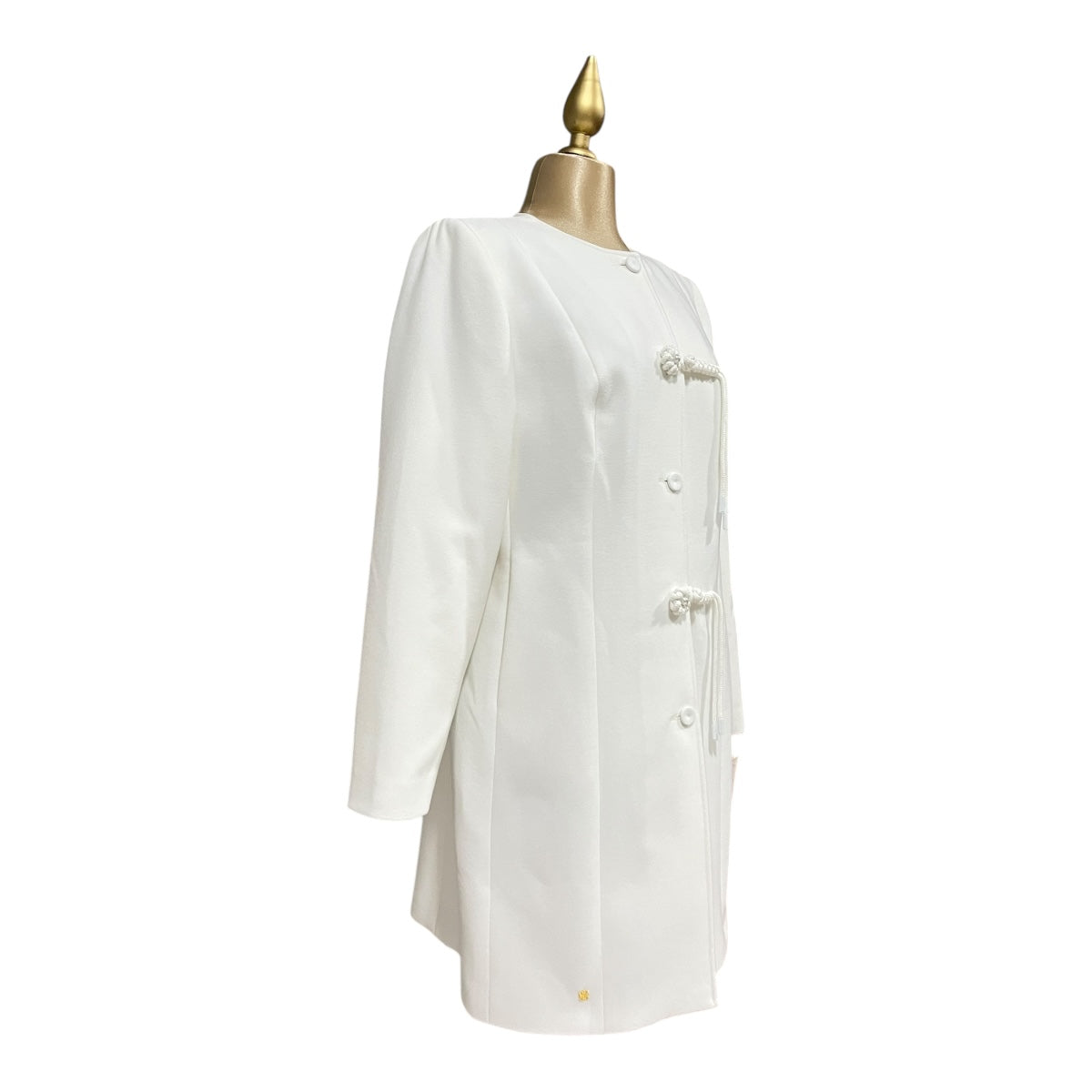 Abrigo Hueso Botón Flor Para Dama MUSSI