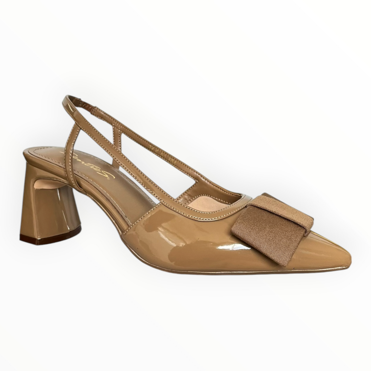 Zapatos Slingback En Tono Trigo Con Moño Y Acabado Charol Senties