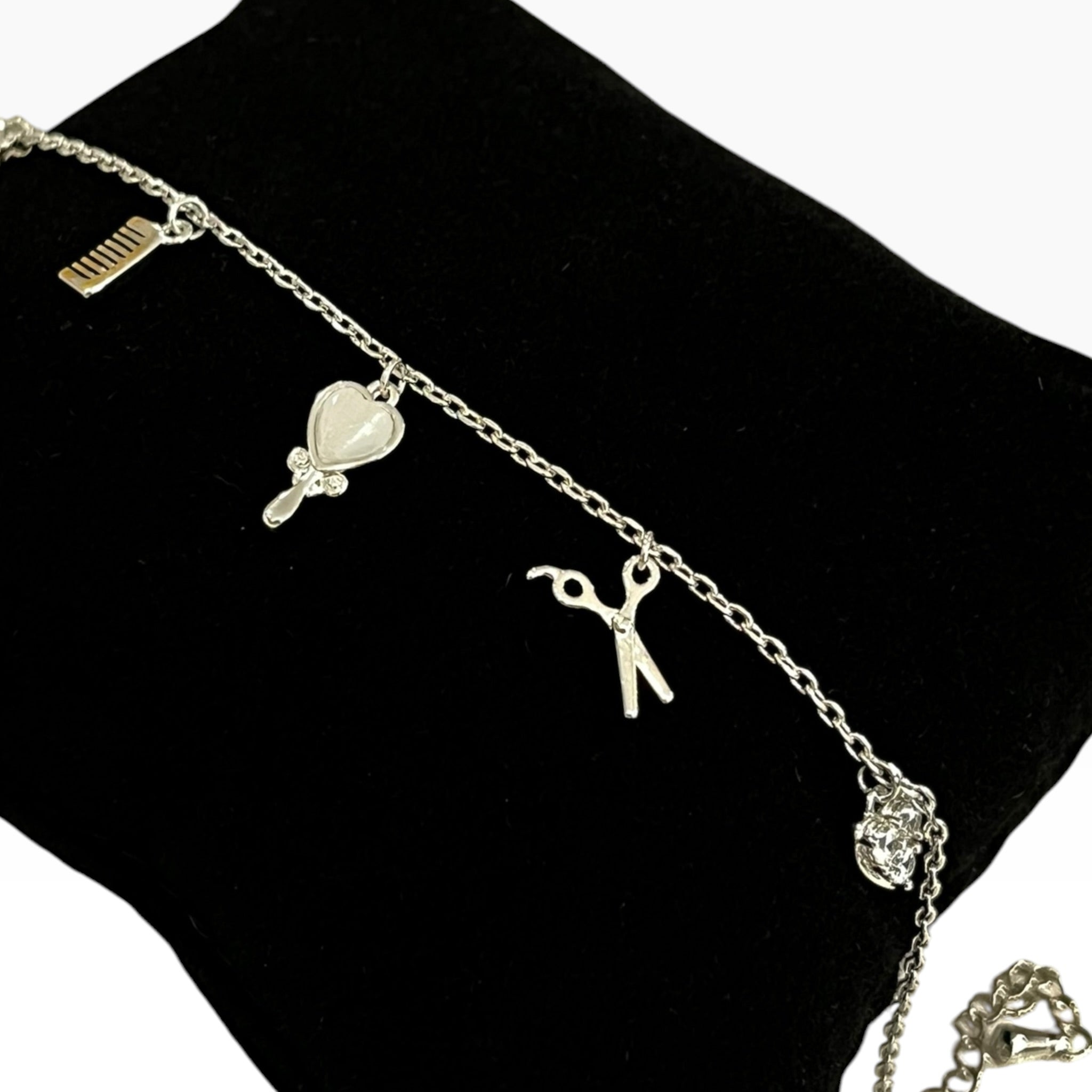 Pulsera Con Dijes Colgantes Con Pequeñas Zirconias Y Cristales Corte SW