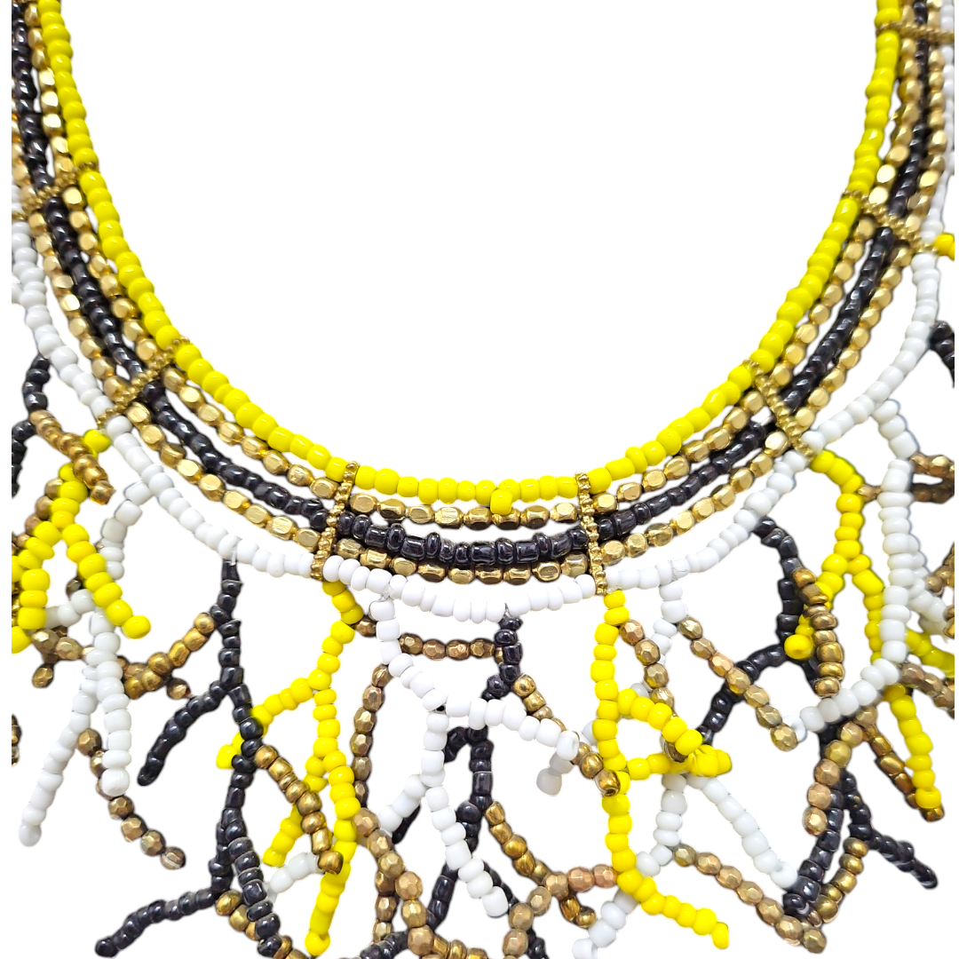 Collar ramas chaquira