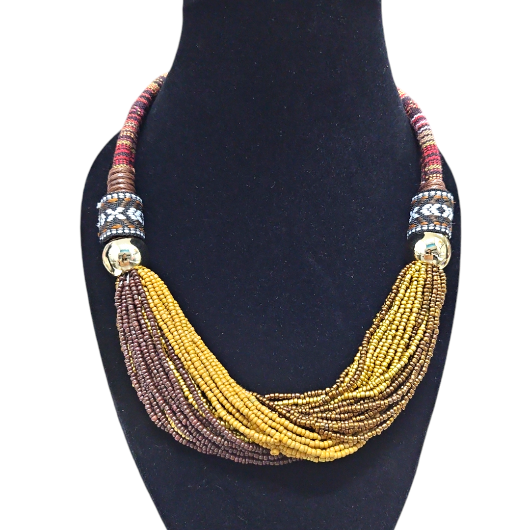 Juego collar chaquira