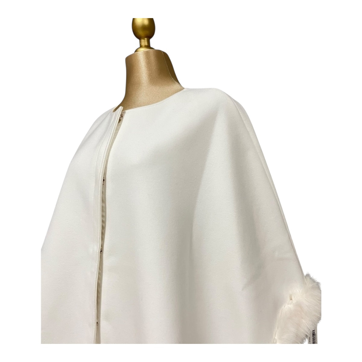 Capa Hueso Con Broche Para Dama Mussi