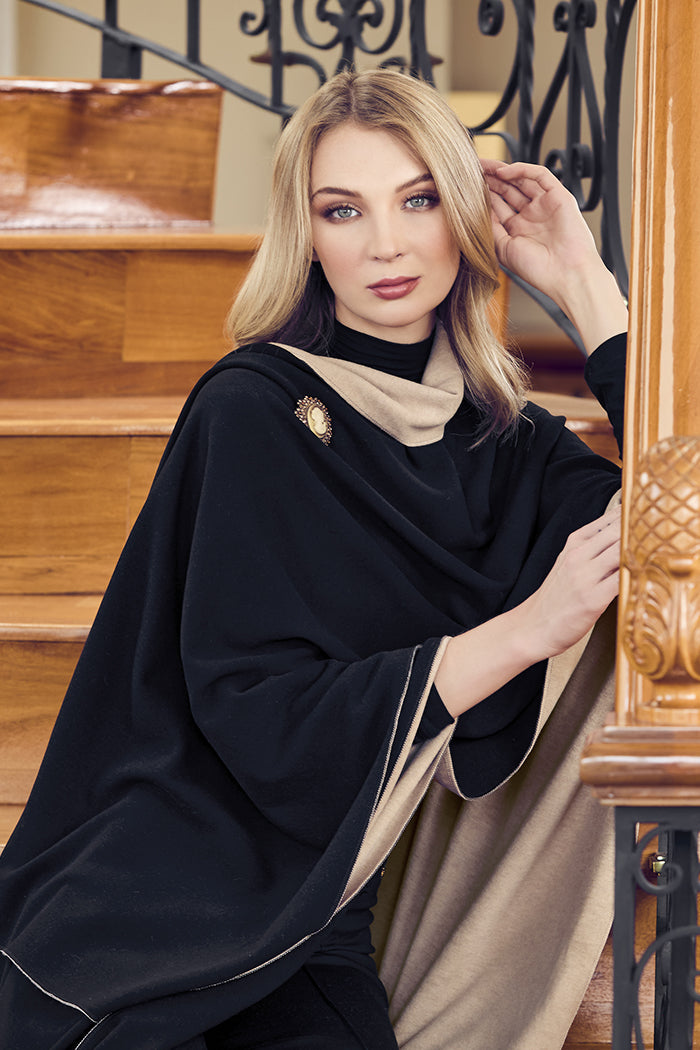 Capa Negro/Beige Con Broche Para Dama MUSSI