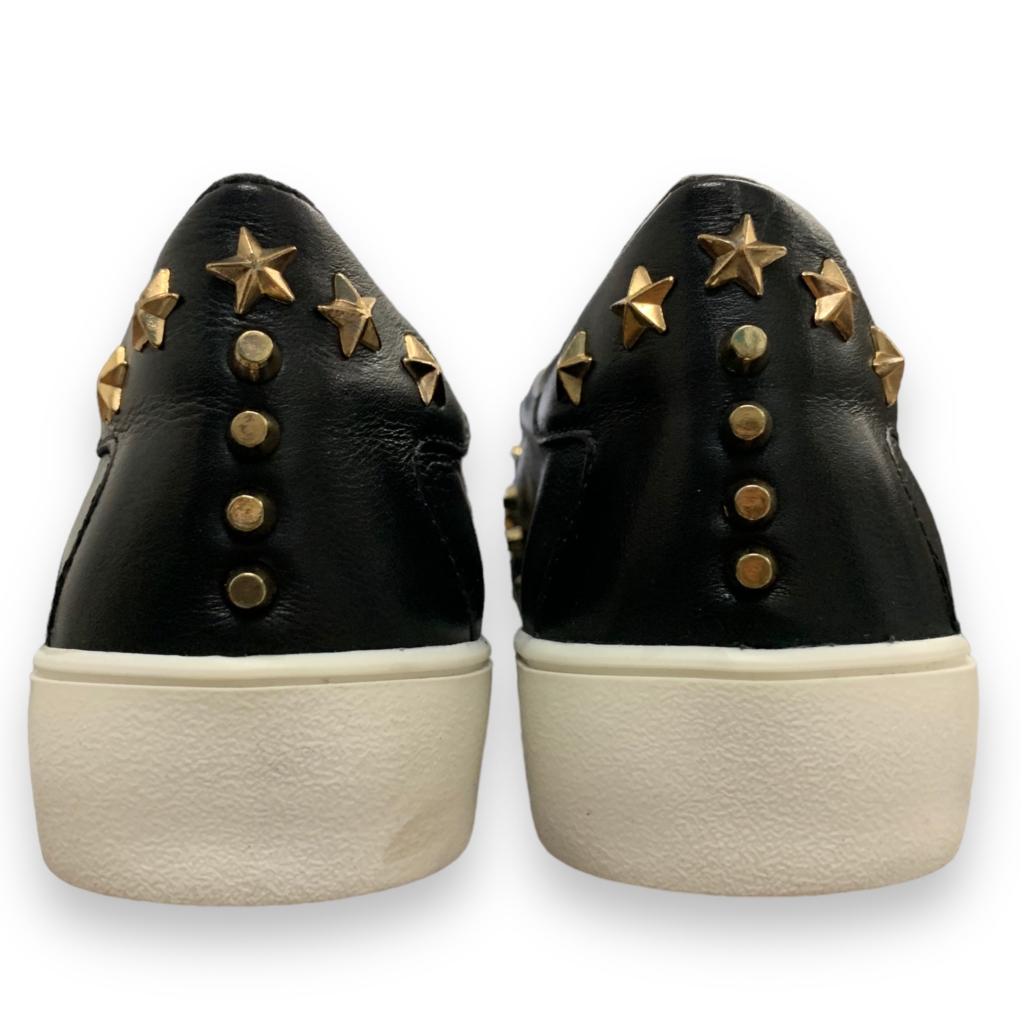 Tenis negro con estrellas Gillio