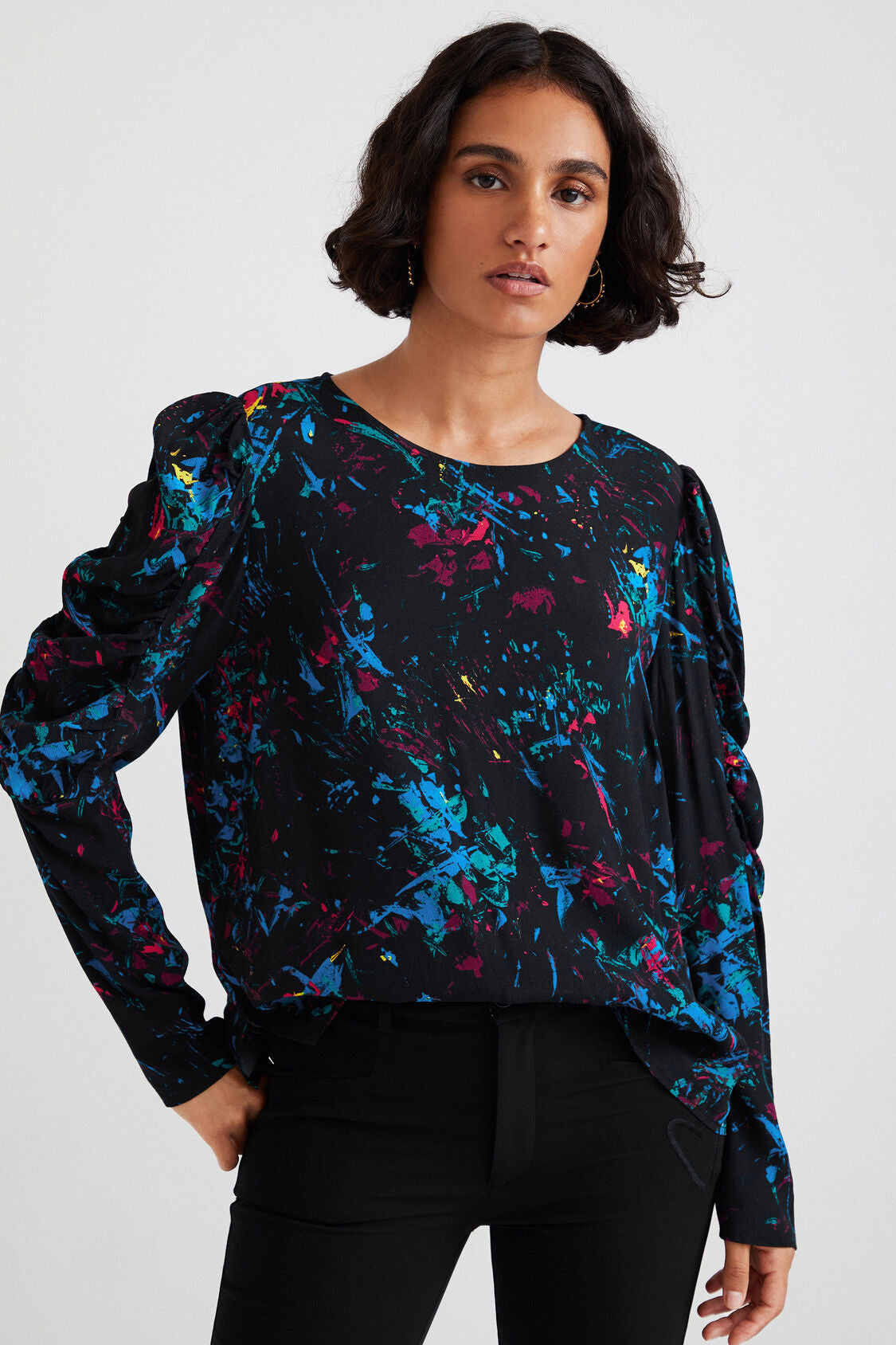 Blusa mangas abullonadas DESIGUAL